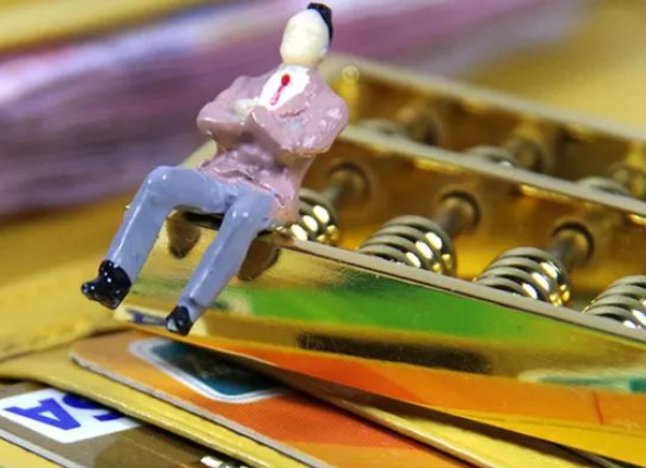 多家银行信用卡积分年底清零？积分怎么使用更划算？